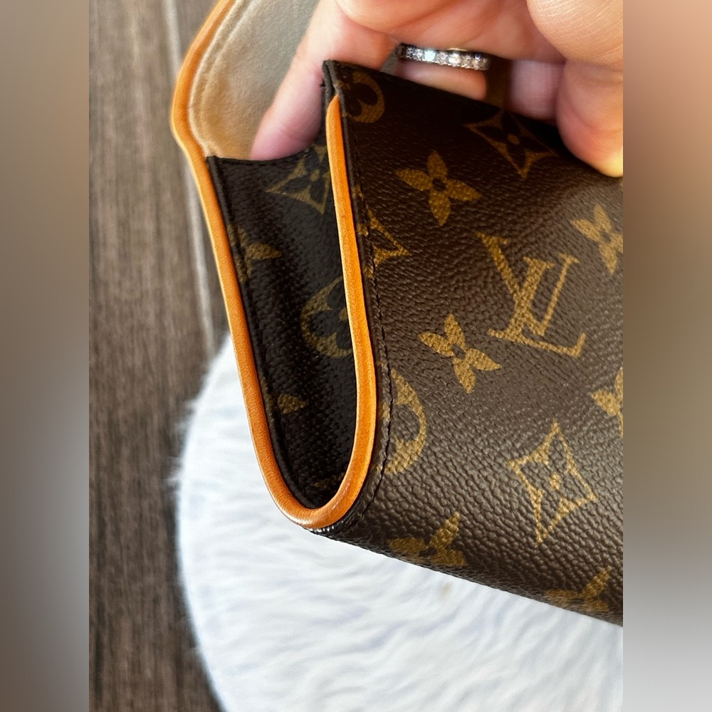 Twin Pochette GM in Monogram #3 - Picture 11 of 16